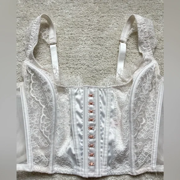 ‼️SOLD‼️ Victoria’s Secret Corset Top - Picture 2 of 4